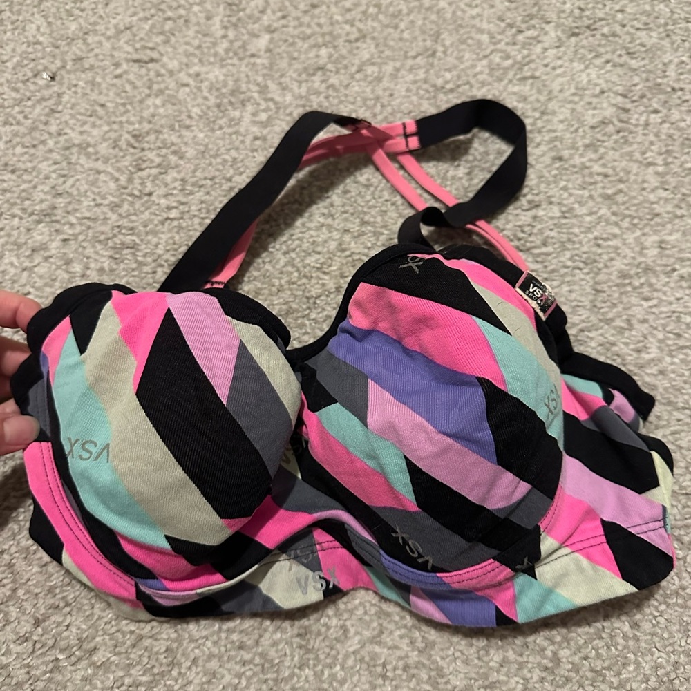 ✨✨ Bundle any 2 bras for $25! ✨✨ VSX Sport Multicolor Striped Bra